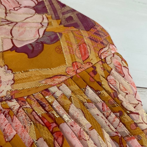 New With Tags. Tory Burch Gold Shimmer Flower Print Festive Holiday Skirt Size 2 - Picture 6 of 9